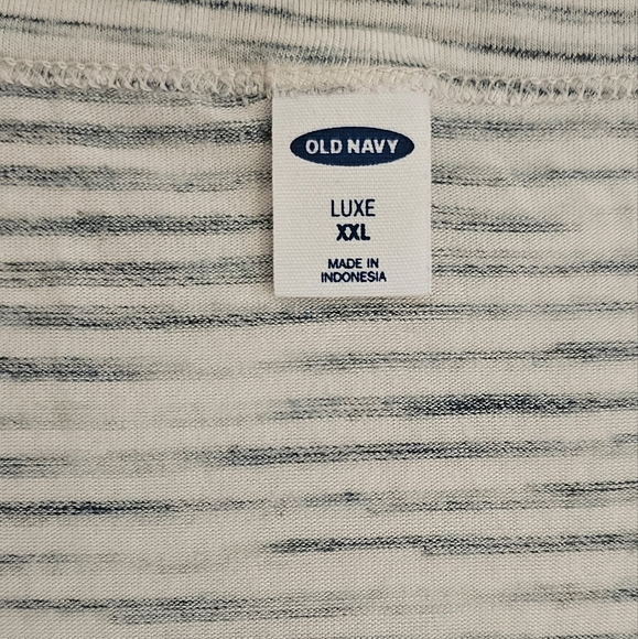 Old Navy Women's Tank Top XXL Gray & Blue Pin Stripped Active Wear - Picture 4 of 5